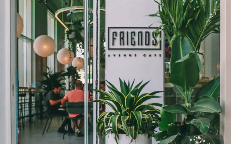 Friends-Avenue-Cafe